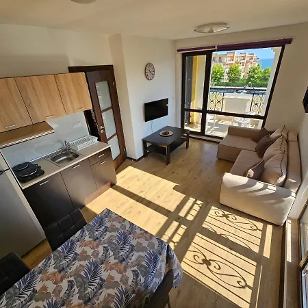 Апартаменты Sea View Apartment, Morsky Bryag Свети-Влас