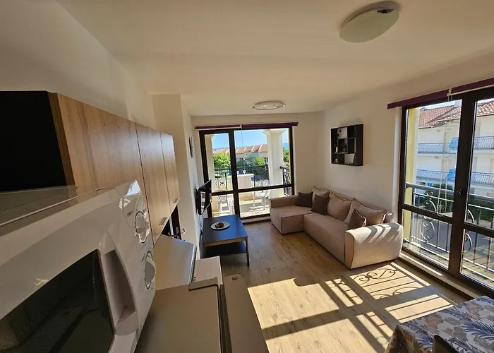 דירה Sea View Apartment, Morsky Bryag סבטי ולאס